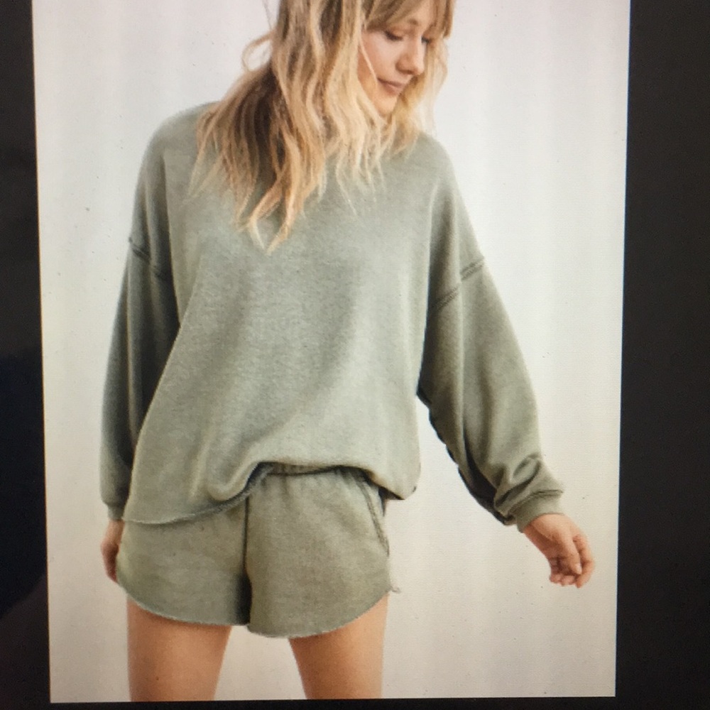 ISO Sunday soft oversized sweat shirt